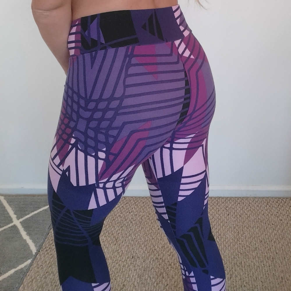 LulaRoe Leggings Purple Pattern